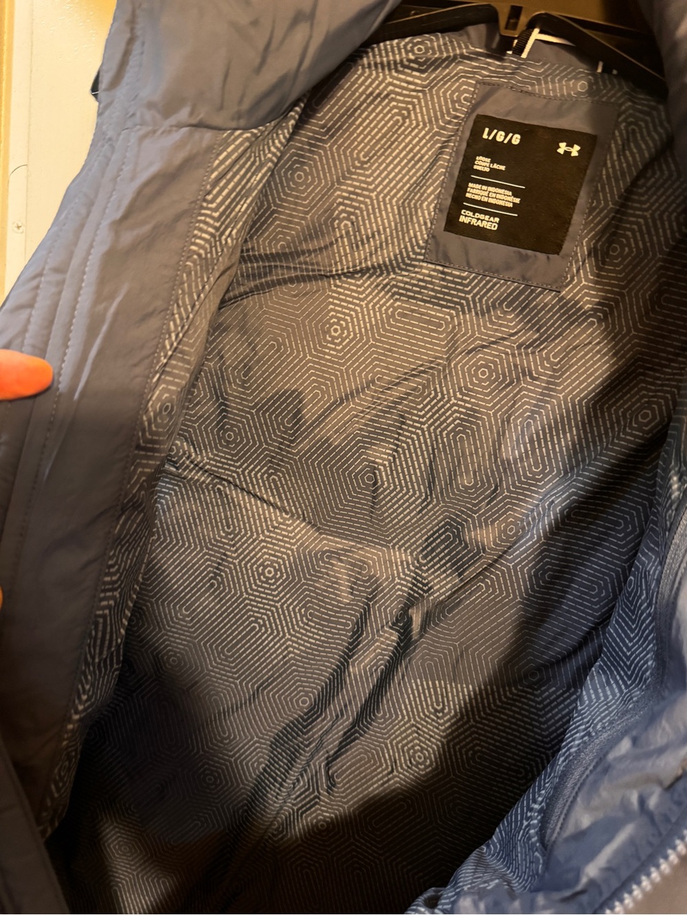 Under Armour vest - Picture 5 of 5